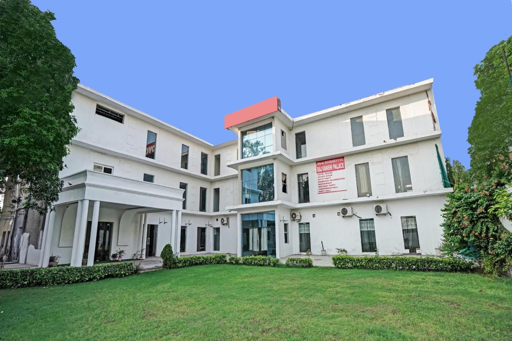 Collection O Rajvanshi Paradise Gurgaon Bagian luar foto