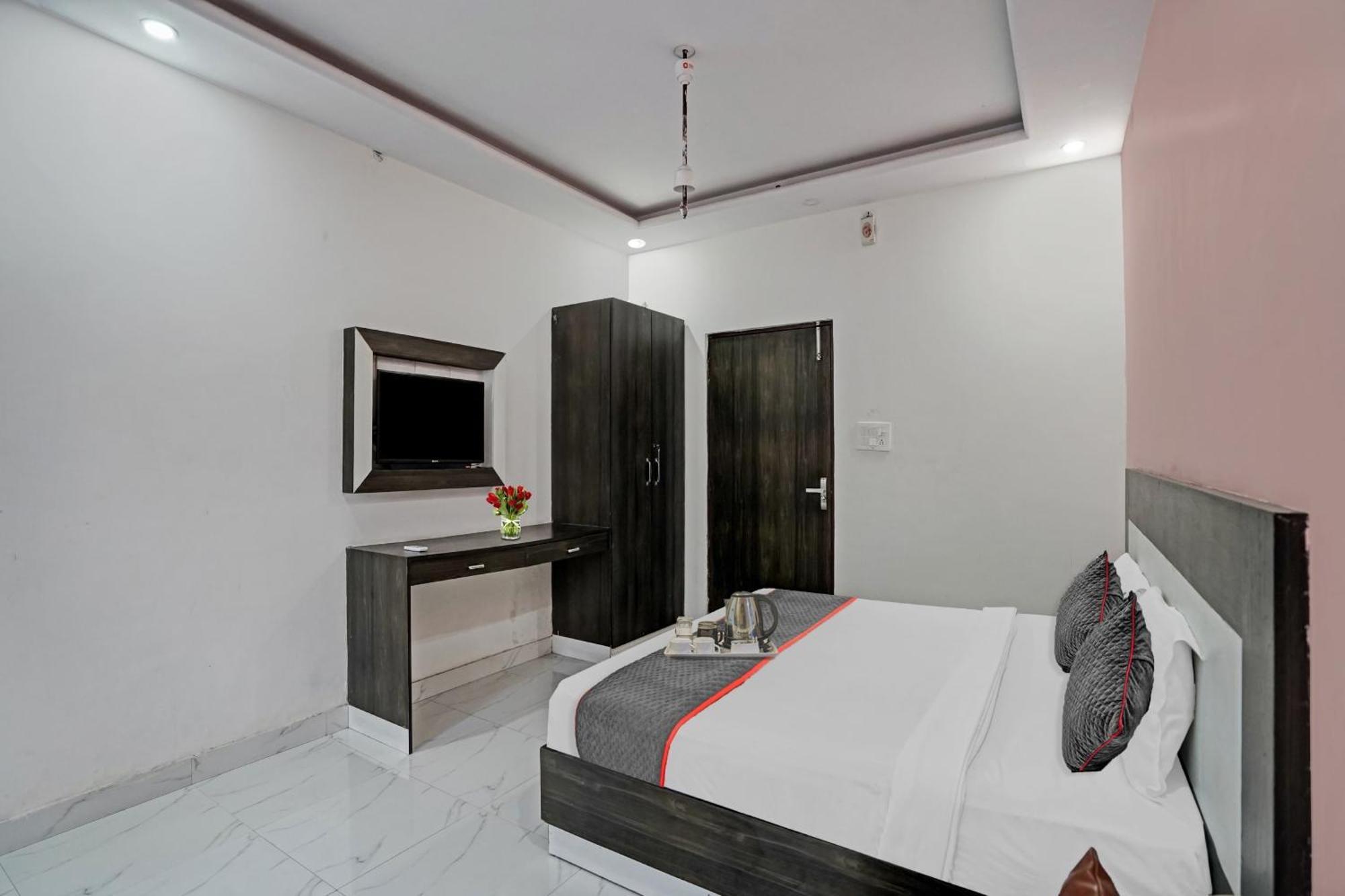 Collection O Rajvanshi Paradise Gurgaon Bagian luar foto